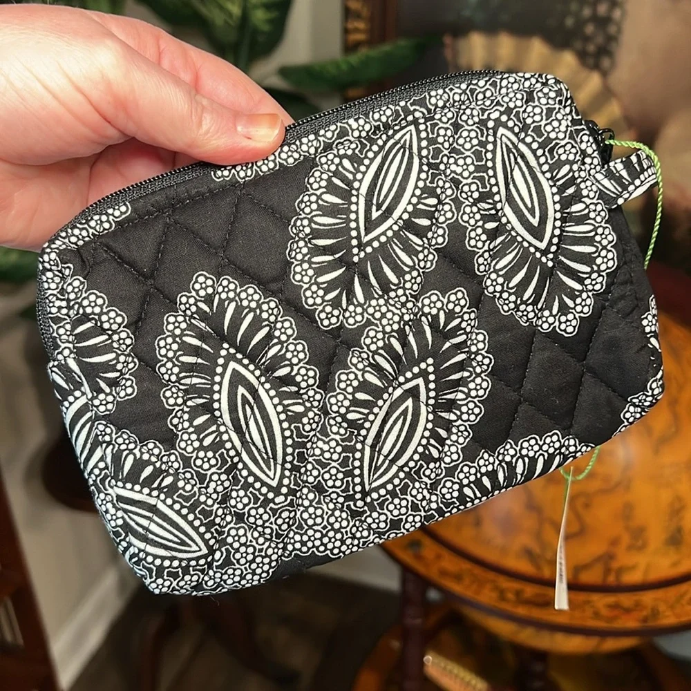 Vera Bradley Black and White Quilted Blanco Bouquet Small Cosmetic Bag